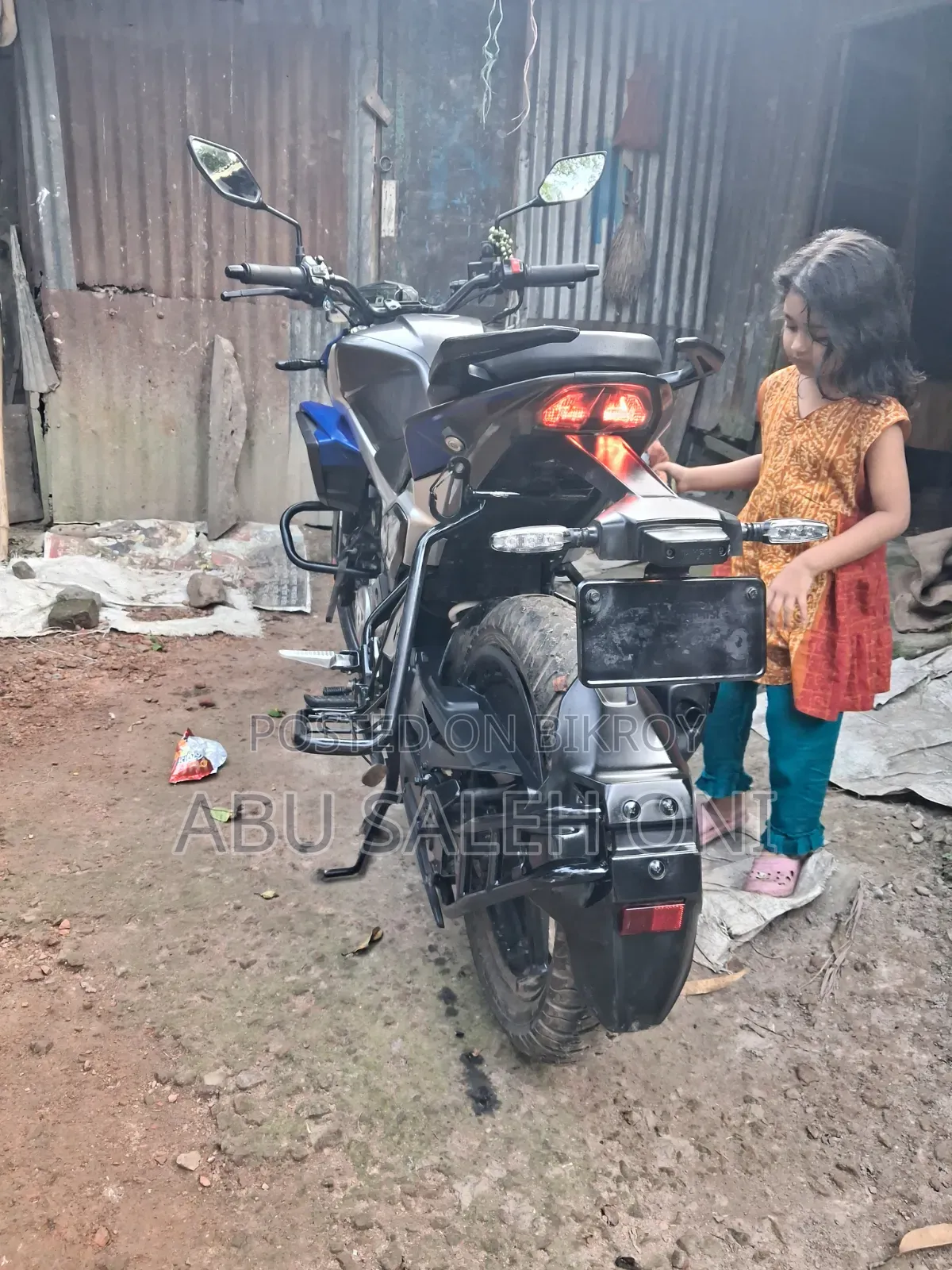 হিরো এক্সট্রিম ১২৫আর ২০২৫ নীল