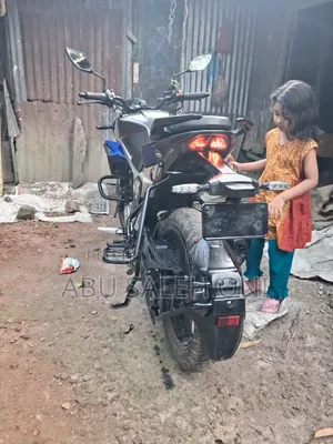 হিরো এক্সট্রিম ১২৫আর ২০২৫ নীল