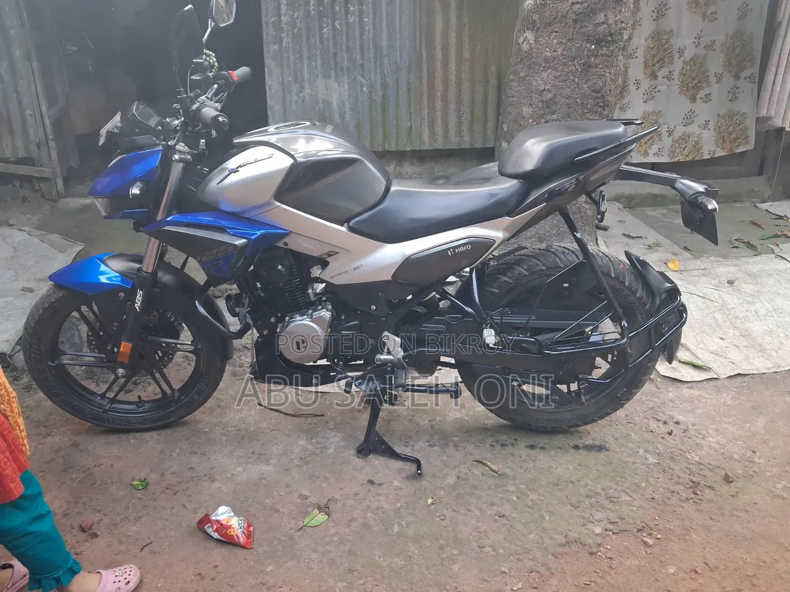 হিরো এক্সট্রিম ১২৫আর ২০২৫ নীল