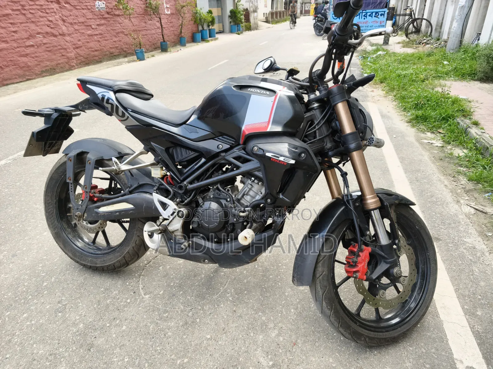 হোন্ডা সিবি ২০২০ কালো