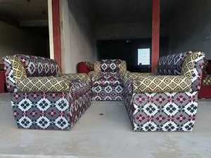 (২+২+১) সিট ৫ জন বসতে পারবে
