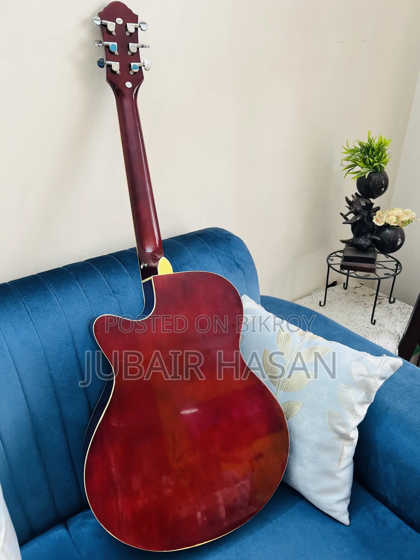 কাস্টম গিটার