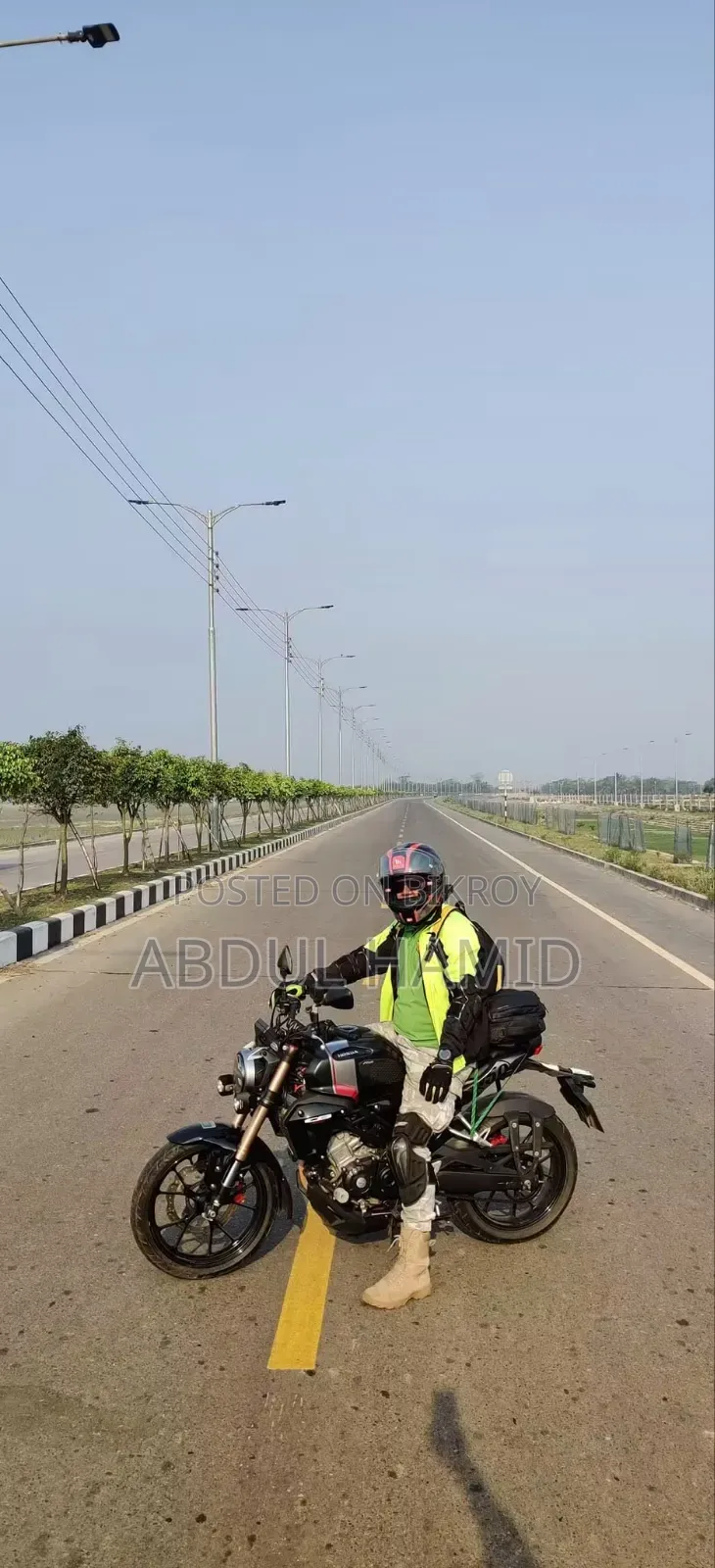 হোন্ডা সিবি ২০২০ কালো