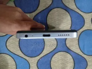 Infinix Smart 8 64 GB Silver