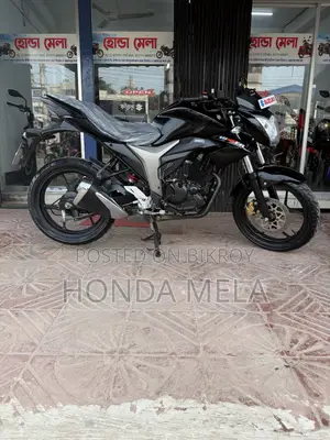 সুজুকি জিক্সার ২০২৩ ব্ল্যাক
