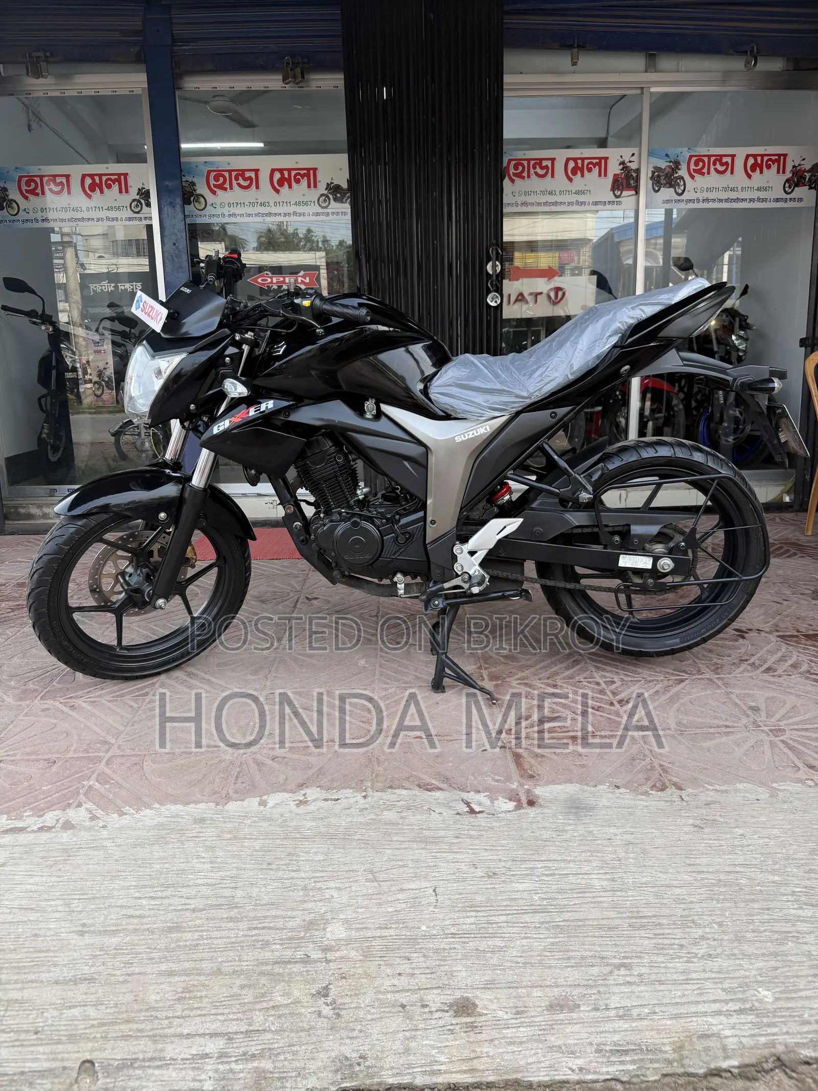 সুজুকি জিক্সার ২০২৩ ব্ল্যাক
