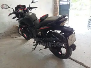 হিরো হাংক ২০১৮ কালো