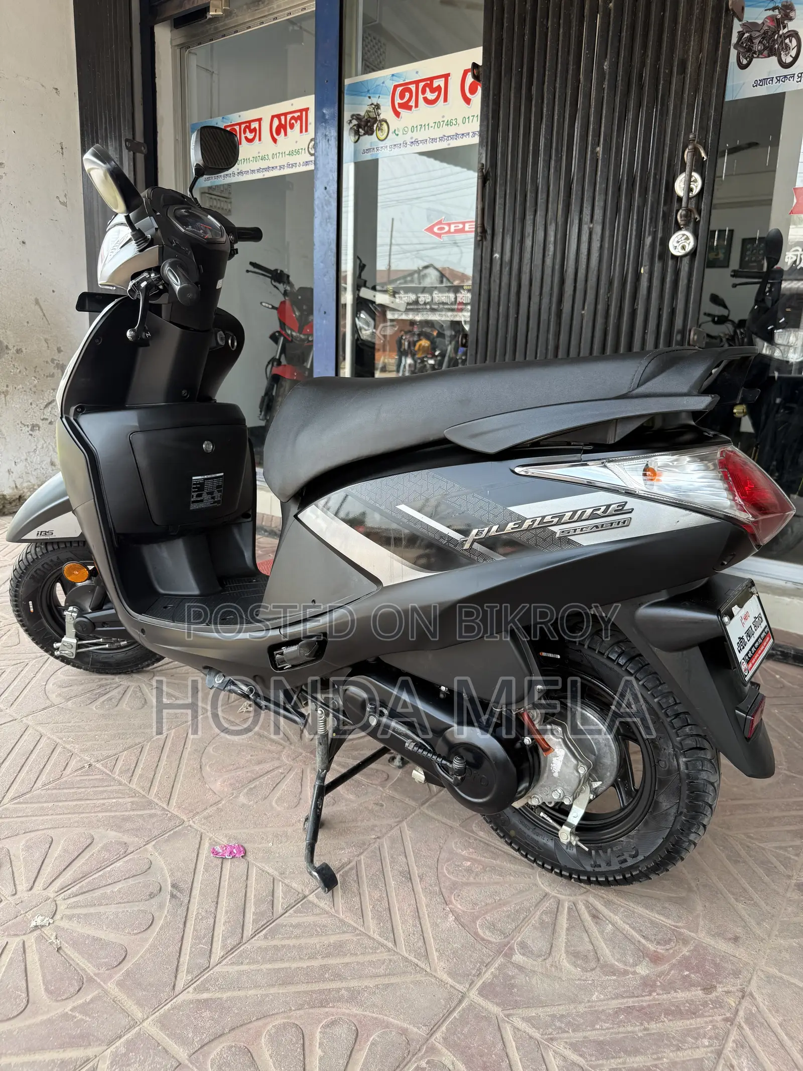 Hero Pleasure 2025 Black