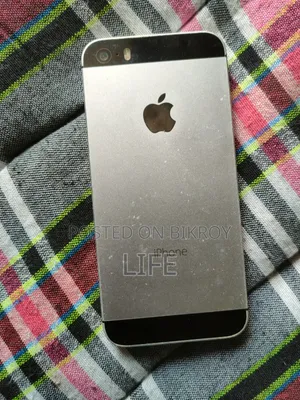 Apple iPhone SE 16 GB Gray