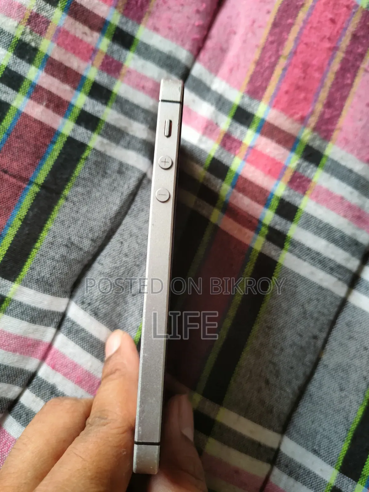 Apple iPhone SE 16 GB Gray