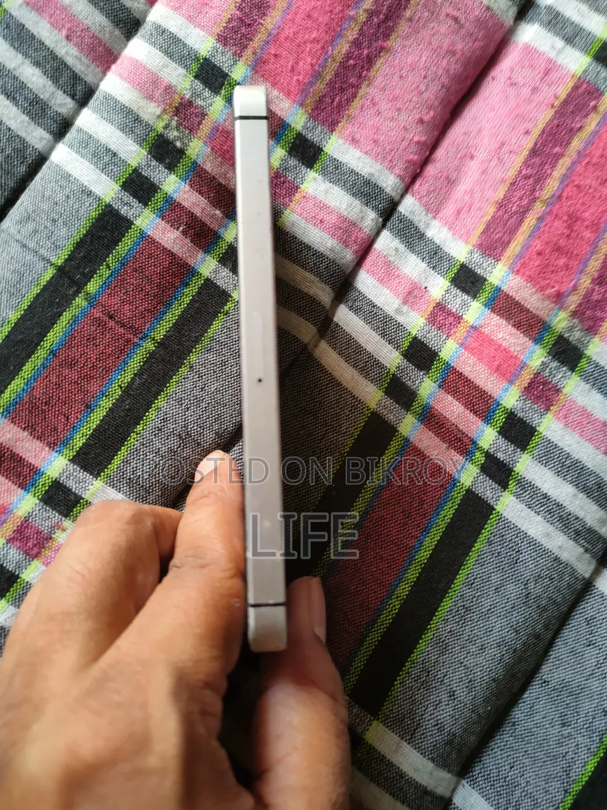 Apple iPhone SE 16 GB Gray