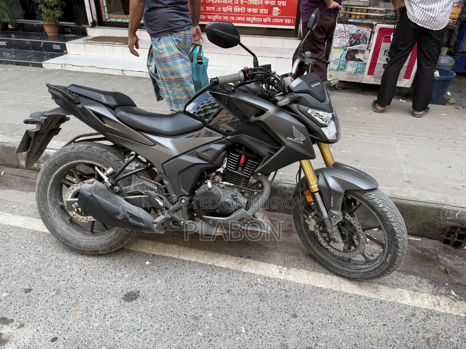 নতুন হন্ডা হরনেট ২০২৪ কালো