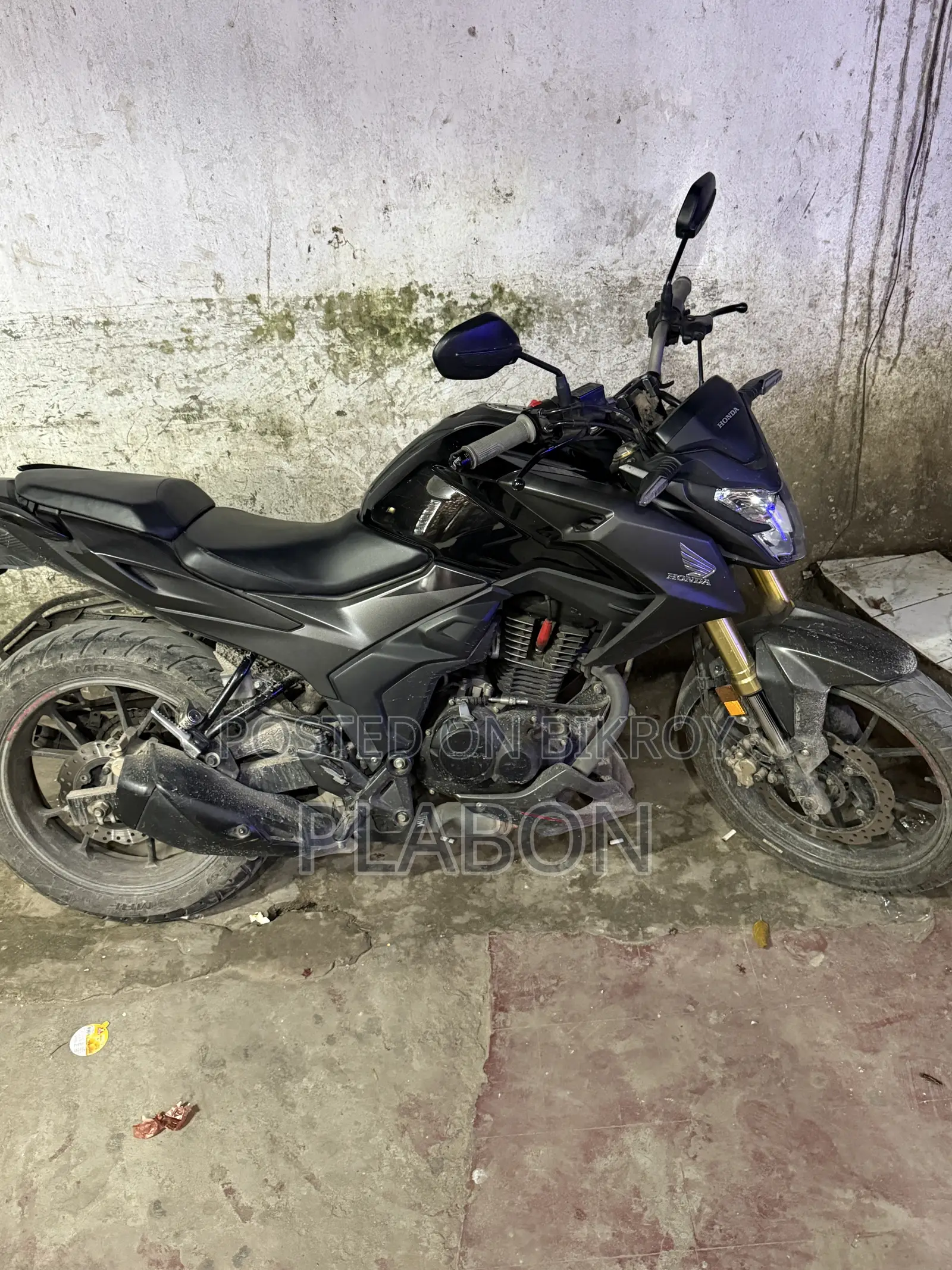 নতুন হন্ডা হরনেট ২০২৪ কালো
