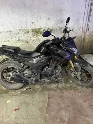 নতুন হন্ডা হরনেট ২০২৪ কালো