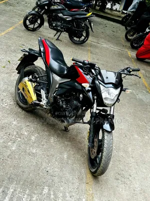 সুজুকি জিক্সার ২০২০ কালো