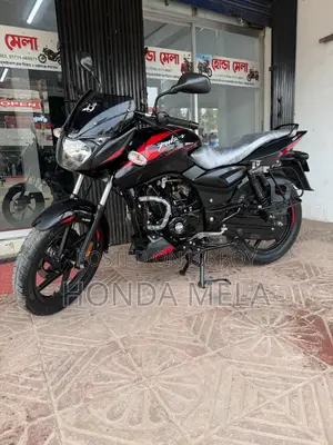 বাজাজ পালসার ১৫০ ২০২৪ ব্ল্যাক