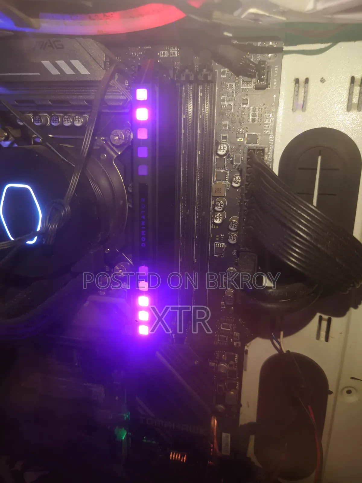 16 GB Corsair Dominator RAM.