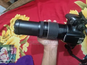 Canon 1300D DSLR