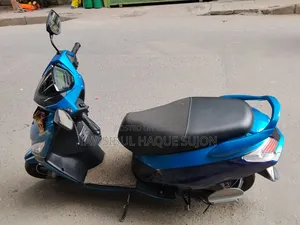 হিরো ম্যাস্ট্রো এজ ১১০ এক্সটেক ২০২৩ নীল