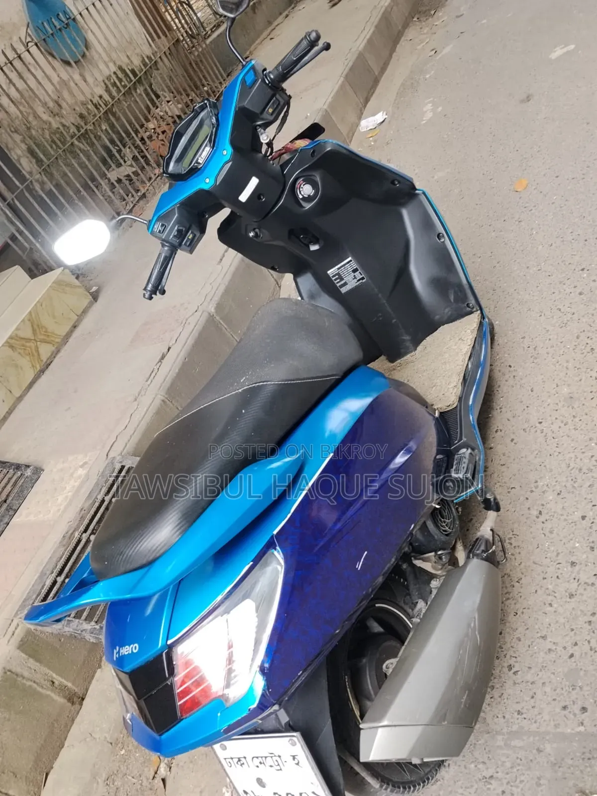 হিরো ম্যাস্ট্রো এজ ১১০ এক্সটেক ২০২৩ নীল
