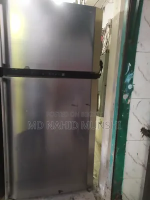 একটি শার্প  ফ্রিজ ২০ সেফটি ফ্রিজ সেল হবে একদম ফ্রেশ কন্ডিশন