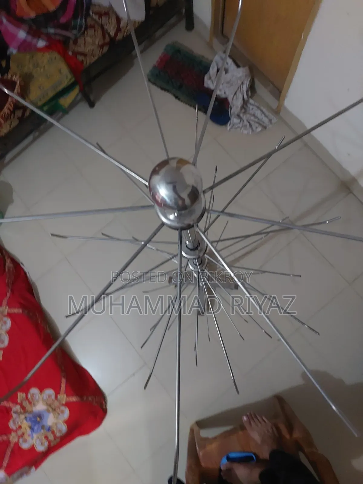 Steel 360° Rotating Display Rack With Wheels