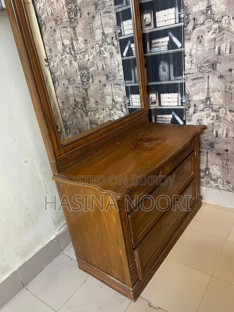 ড্রেসিং টেবিল বিক্রয়ের জন্য