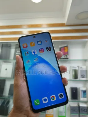 ইনফিনিক্স স্মার্ট ১০ ১২৮ জিবি সিলভার