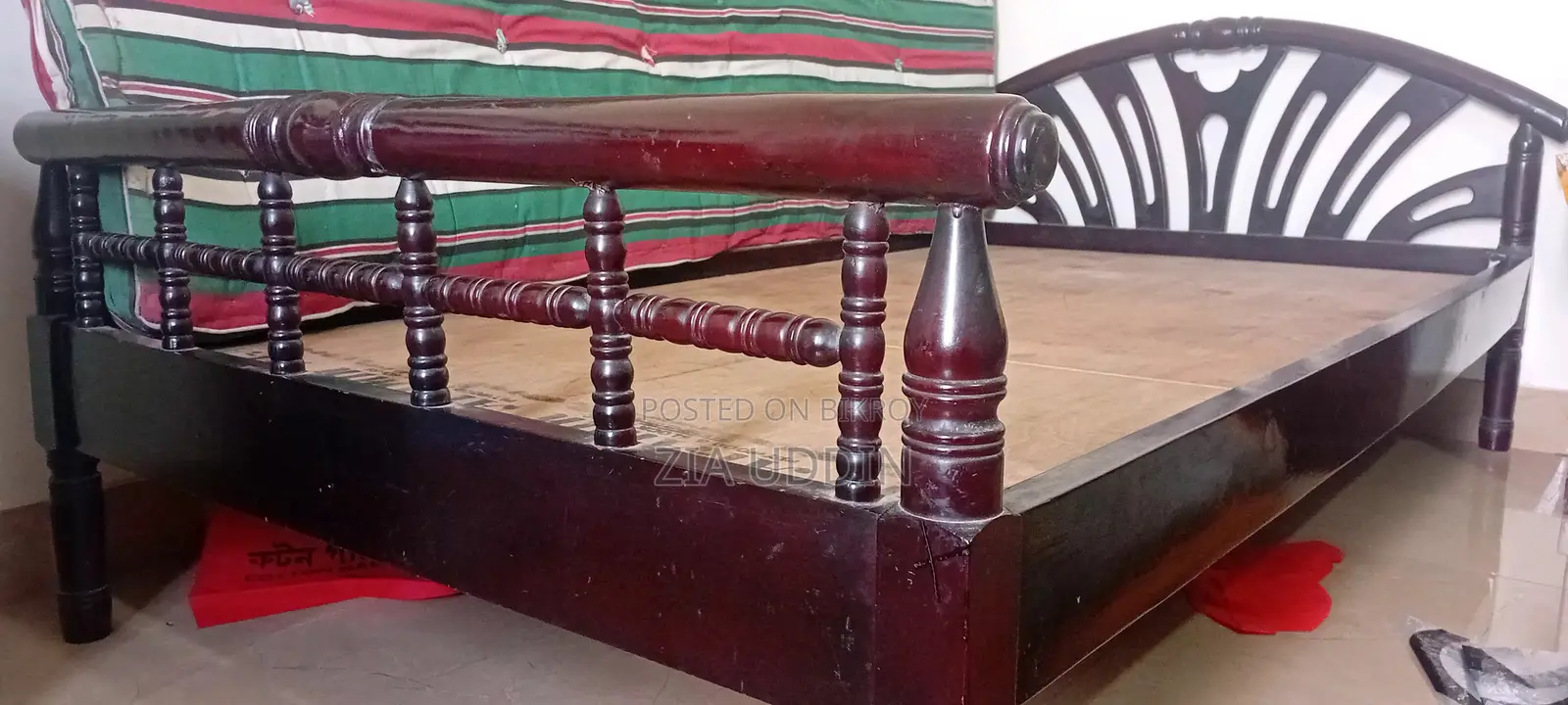 ৪ ফিট বাই সাত ফিট খাট