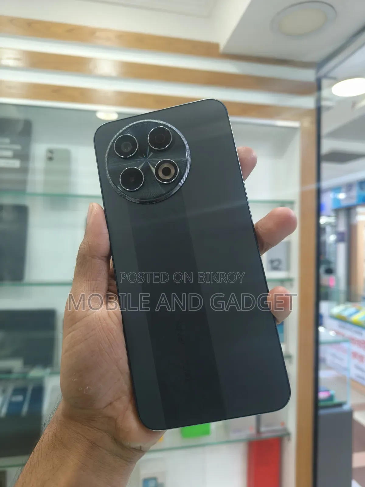 টেকনো স্পার্ক ৩০ প্রো ১২৮ জিবি কালো