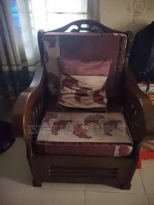 2,2,1 Sofa set with tea table for sale.