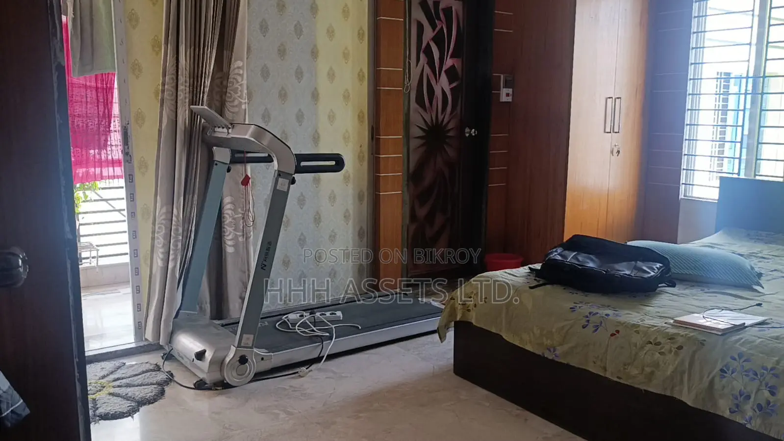 বনশ্রীতে আসবাবপত্রসহ ৩ বেডরুমের অ্যাপার্টমেন্ট বিক্রয়