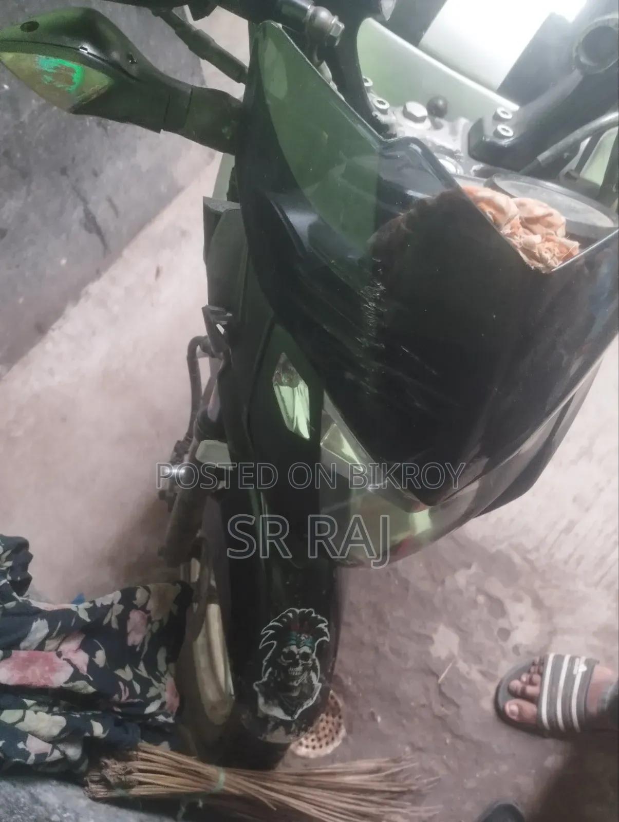 বাজাজ পালসার ১৩৫ এলএস ২০০৯ কালো