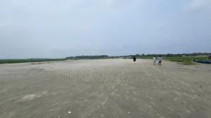 Land & Plots for Sale