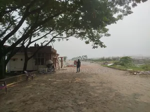 জমি এবং প্লট বিক্রয়ের জন্য