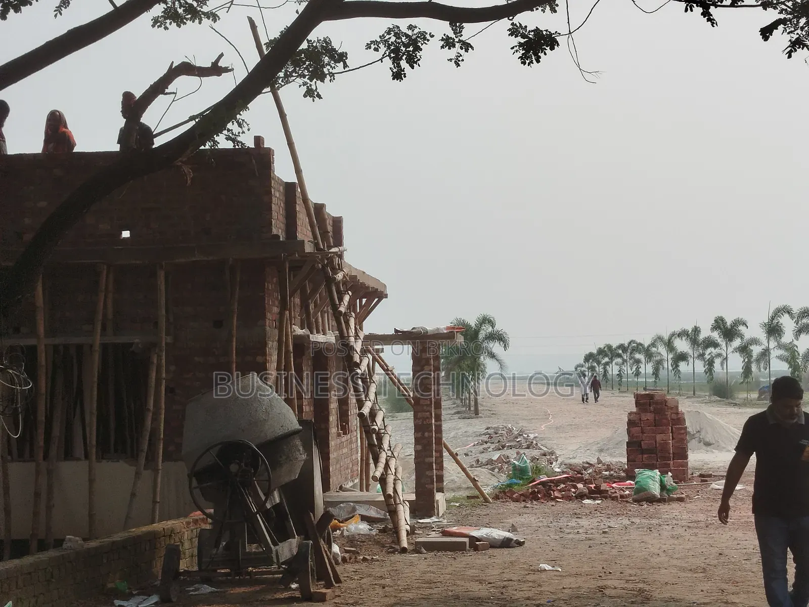 জমি এবং প্লট বিক্রয়ের জন্য