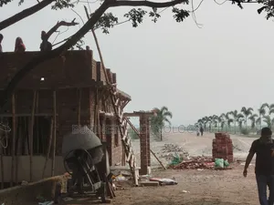 জমি এবং প্লট বিক্রয়ের জন্য