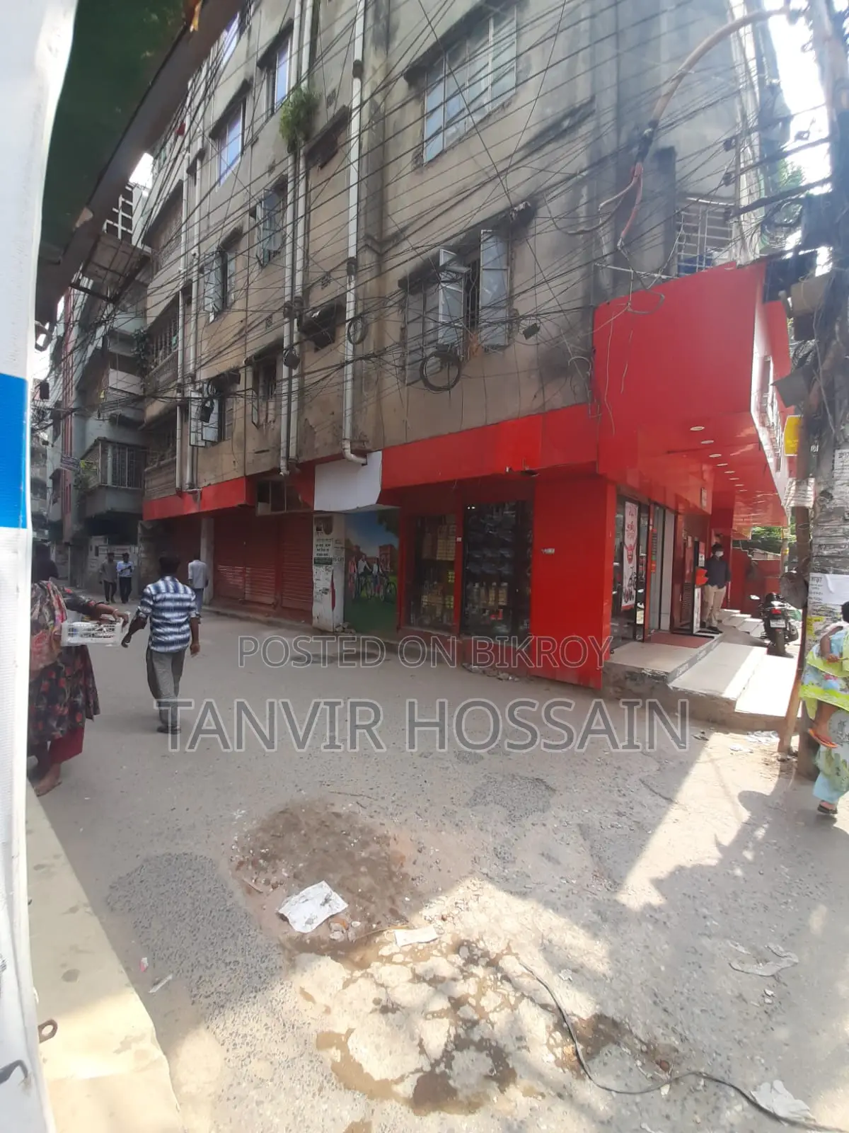 শের-ই-বাংলা রোড, রায়েরবাজারে ৯০০ বর্গফুটের শোরুম ভাড়ার জন্য