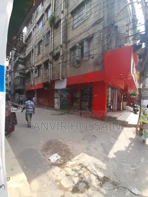 শের-ই-বাংলা রোড, রায়েরবাজারে ৯০০ বর্গফুটের শোরুম ভাড়ার জন্য