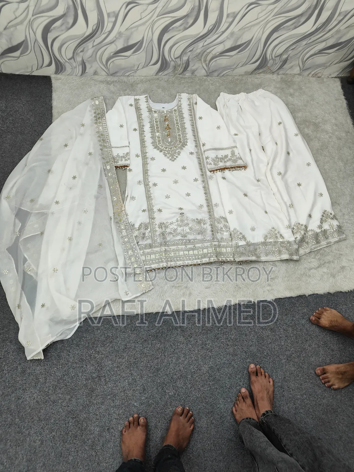 প্রিমিয়ার ফুল কাজ করা থ্রি-পিস