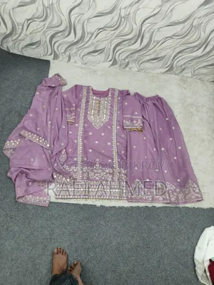 প্রিমিয়ার ফুল কাজ করা থ্রি-পিস