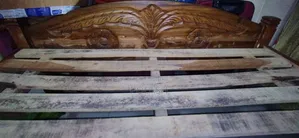 ৫ / ৭ ফুট কাঠের বিছানা বিক্রয় করা হবে।
