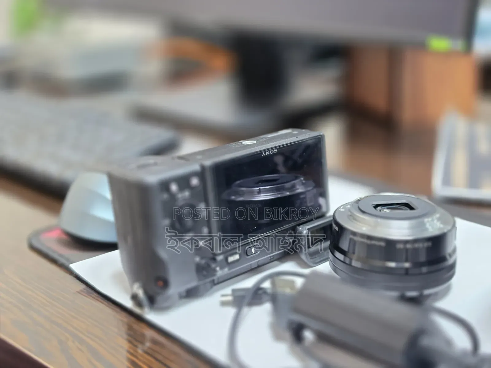 Sony A6400 Mirrorless Camera + Body 16 50mm Zoom Lens +
