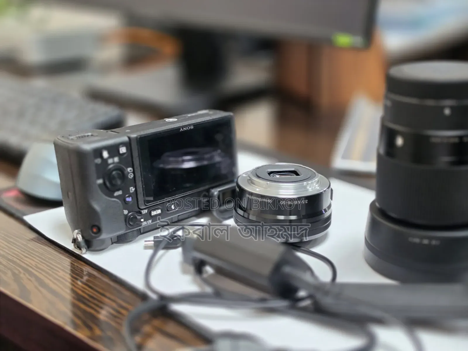 Sony A6400 Mirrorless Camera + Body 16 50mm Zoom Lens +