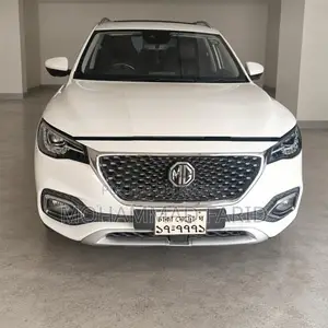 এমজি এইচএস ২০২১ সাদা