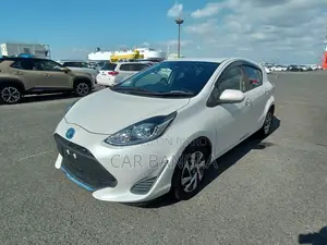 Toyota Aqua 2021 Pearl
