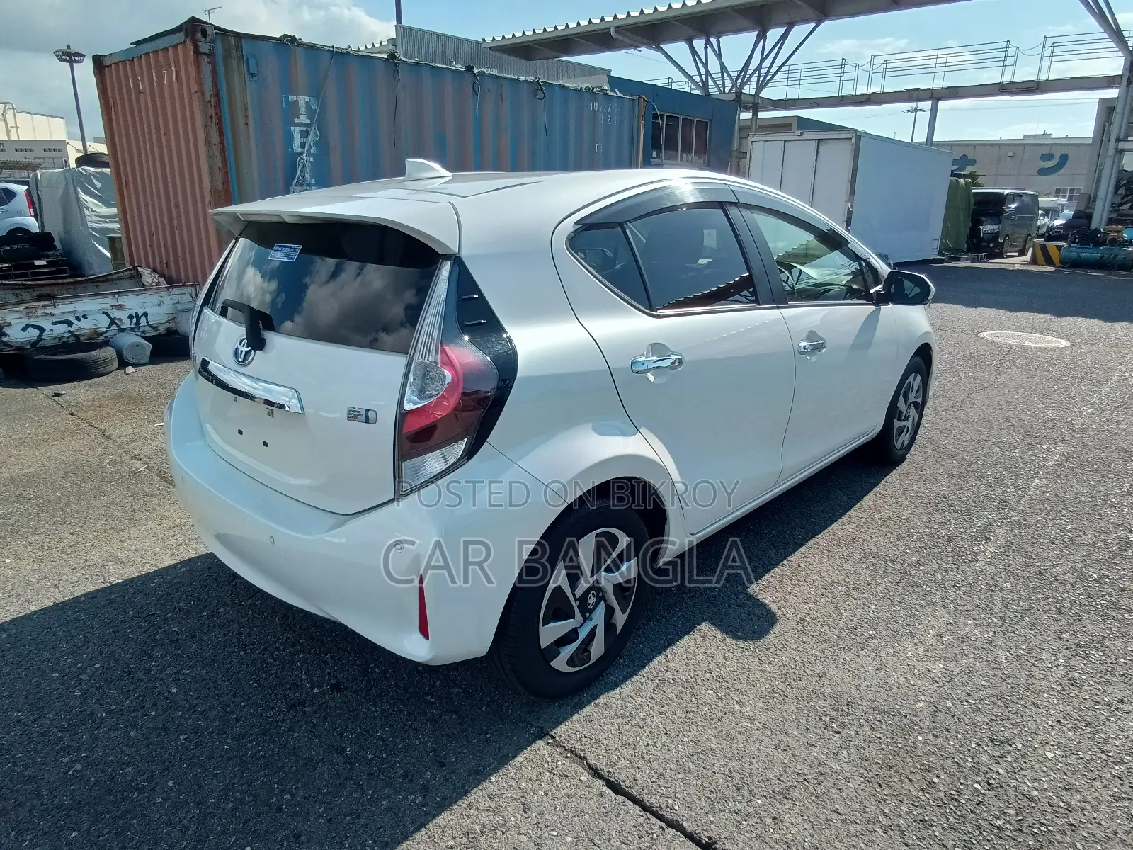 Toyota Aqua 2021 Pearl