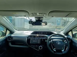 Toyota Aqua 2021 Pearl