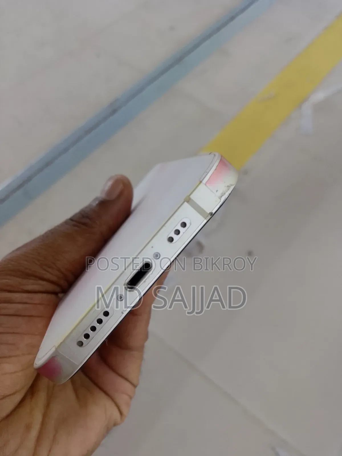 অ্যাপল আইফোন ১৩ ১২৮ জিবি হোয়াইট