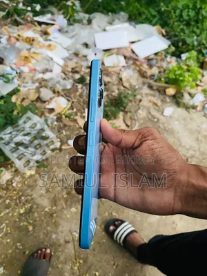 রিয়েলমি ১২ ১২৮ জিবি ব্লু